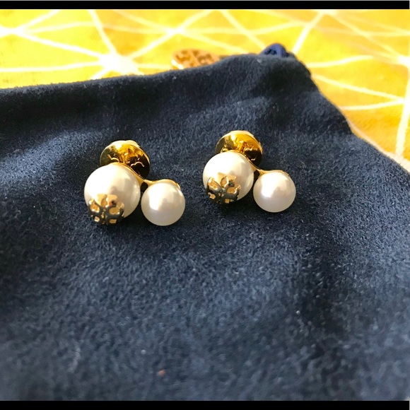 Tory Burch Evie Double Pearl Stud Earrings NEW - Picture 4 of 7
